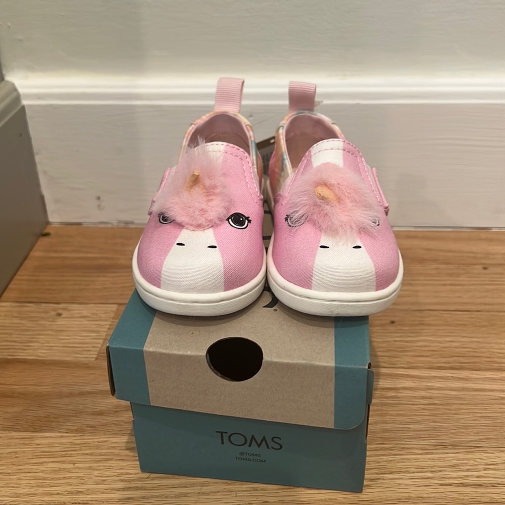 Toddler size 5 unicorn Tom’s - new with tags
